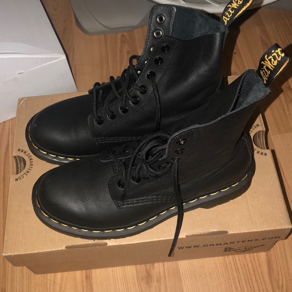 doc martens virginia pascal
